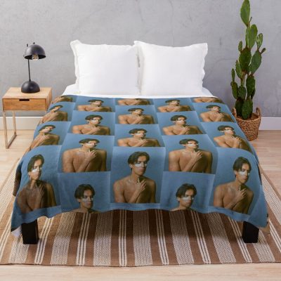 Omar Apollo Throw Blanket Official Omar Apollo Merch